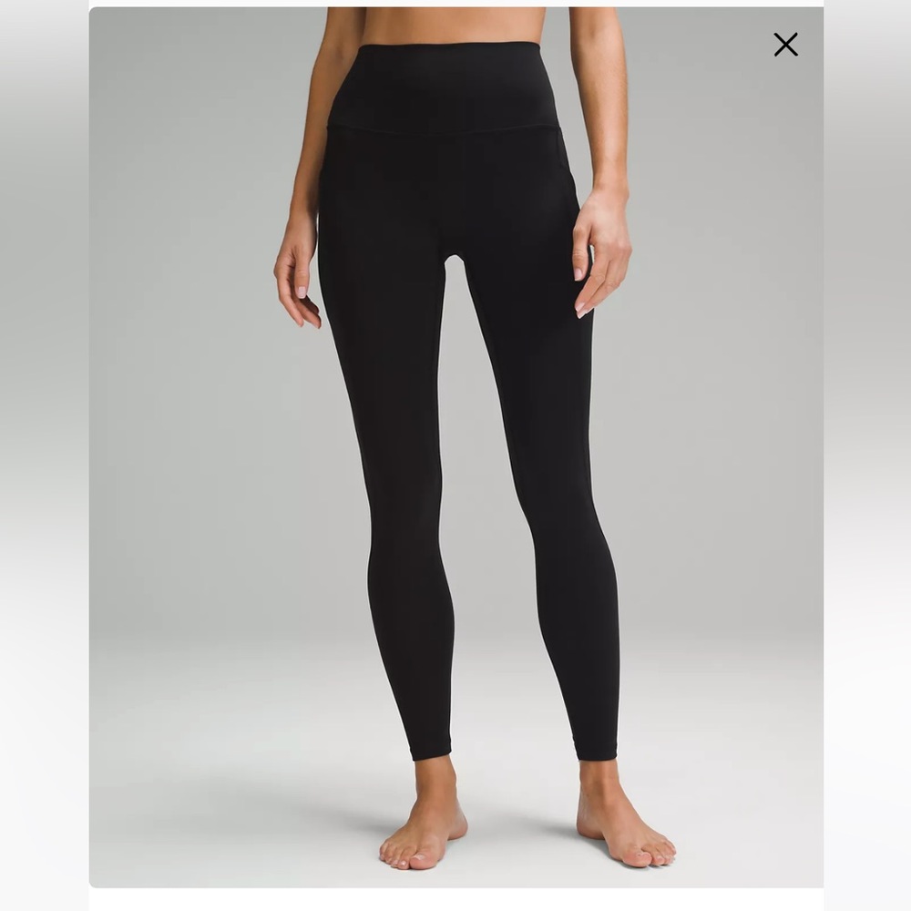 Black Lululemon Align 25” with pockets